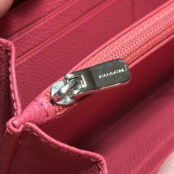 *HTF COLOR* COACH Signature Debossed Patent Leather Accordion Zip Wallet - Picture 16 of 16